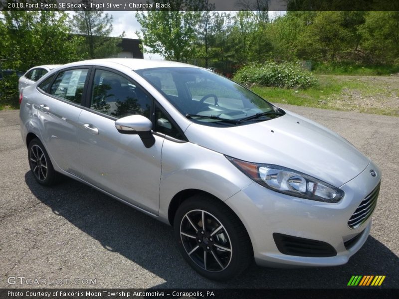 Ingot Silver / Charcoal Black 2018 Ford Fiesta SE Sedan