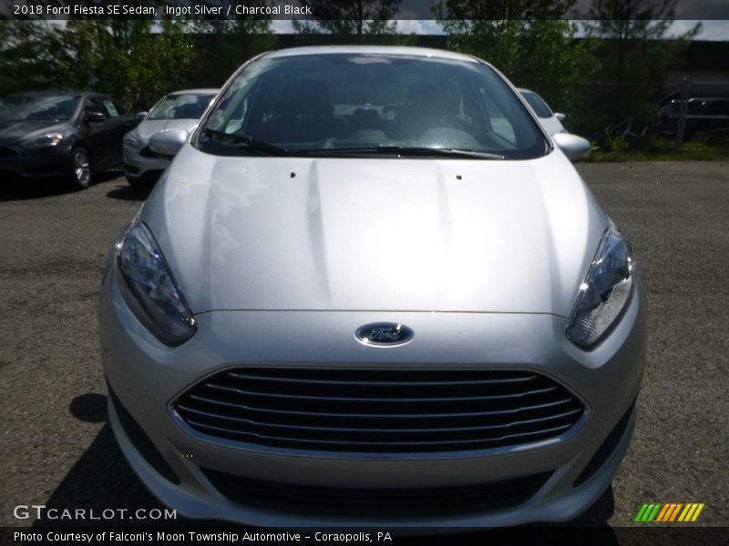 Ingot Silver / Charcoal Black 2018 Ford Fiesta SE Sedan