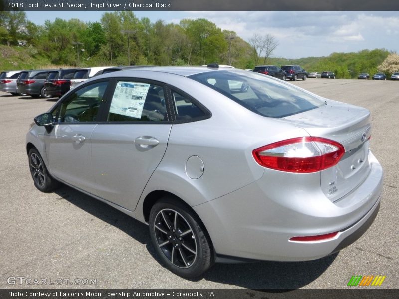 Ingot Silver / Charcoal Black 2018 Ford Fiesta SE Sedan