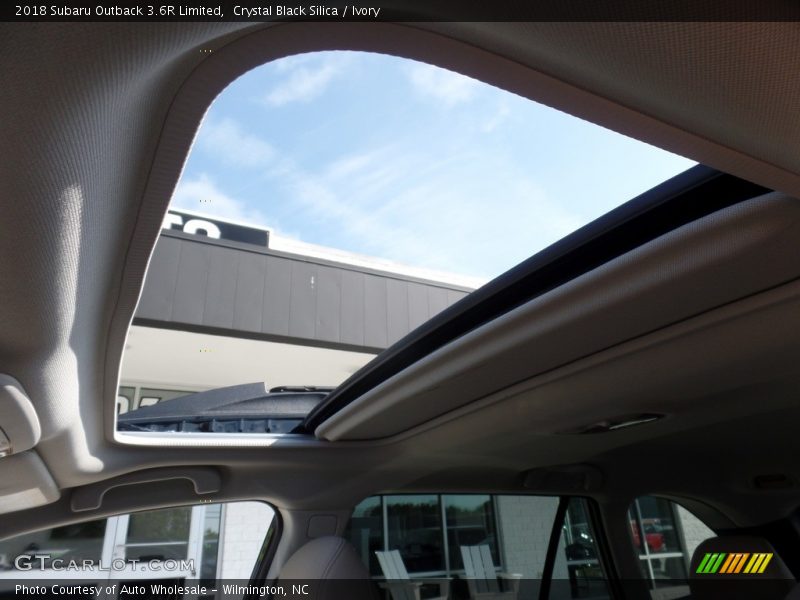 Crystal Black Silica / Ivory 2018 Subaru Outback 3.6R Limited