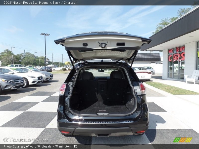 Magnetic Black / Charcoal 2016 Nissan Rogue SL