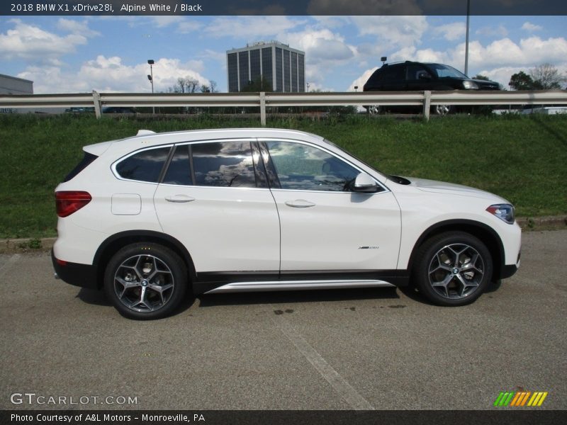 Alpine White / Black 2018 BMW X1 xDrive28i