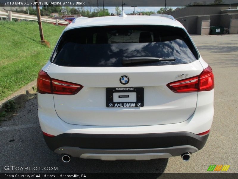 Alpine White / Black 2018 BMW X1 xDrive28i