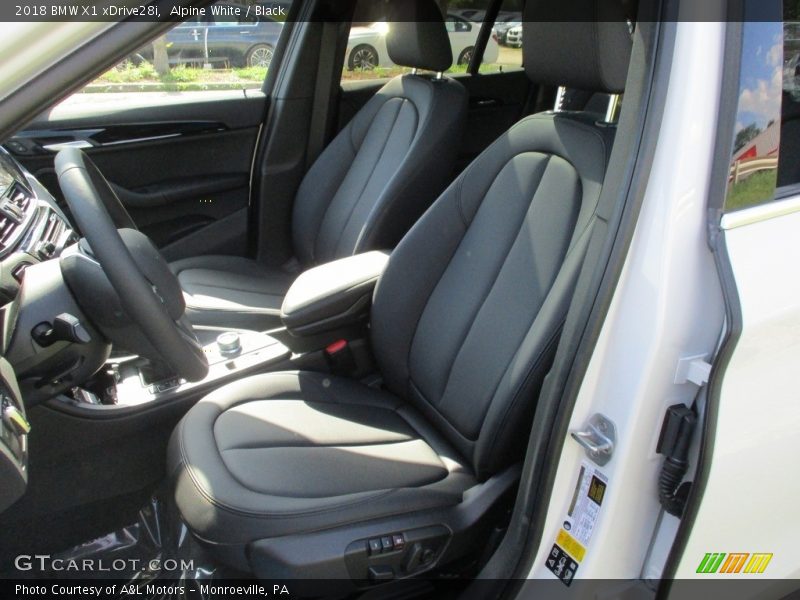 Alpine White / Black 2018 BMW X1 xDrive28i