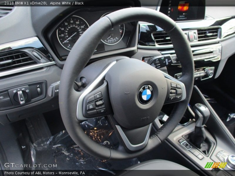 Alpine White / Black 2018 BMW X1 xDrive28i