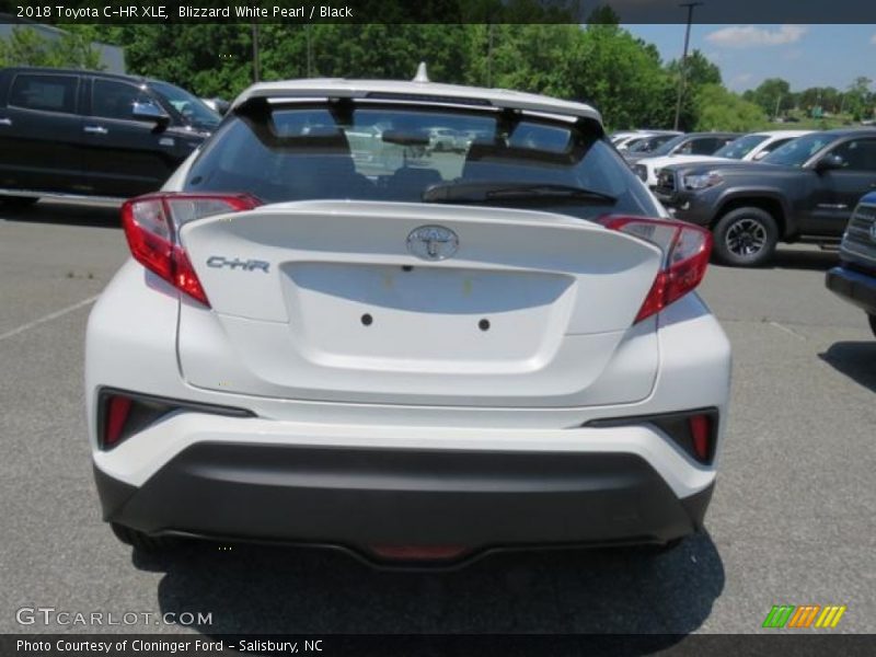 Blizzard White Pearl / Black 2018 Toyota C-HR XLE