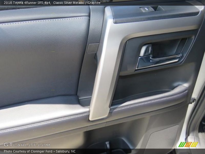 Classic Silver Metallic / Graphite 2018 Toyota 4Runner SR5 4x4