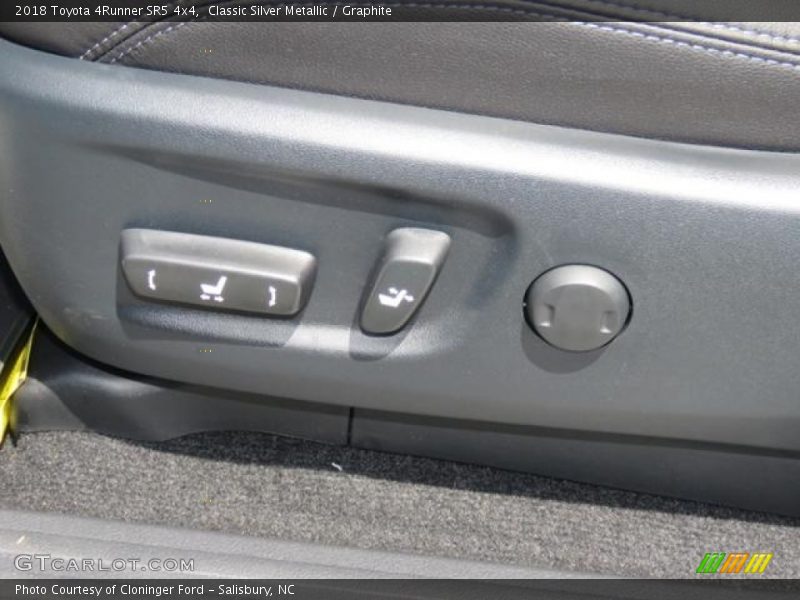 Classic Silver Metallic / Graphite 2018 Toyota 4Runner SR5 4x4