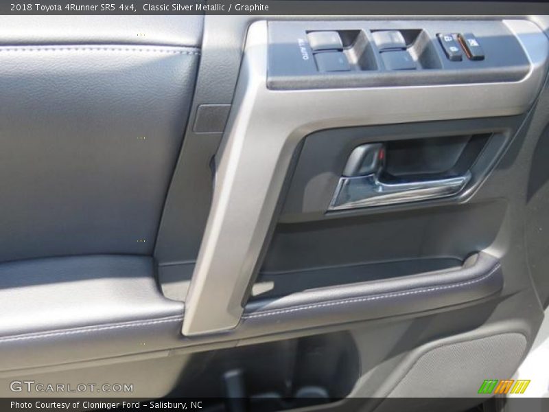 Classic Silver Metallic / Graphite 2018 Toyota 4Runner SR5 4x4