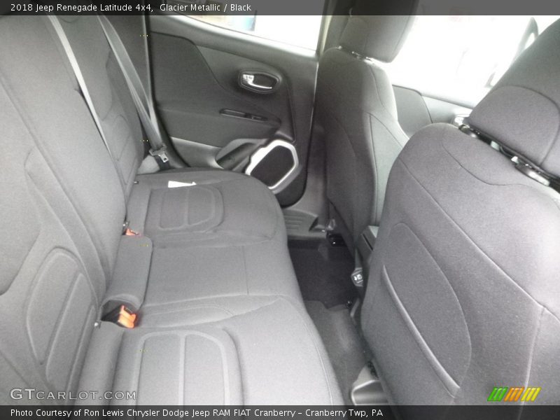 Glacier Metallic / Black 2018 Jeep Renegade Latitude 4x4