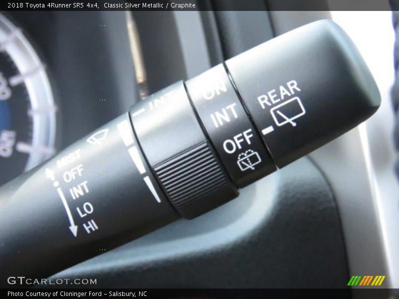 Classic Silver Metallic / Graphite 2018 Toyota 4Runner SR5 4x4