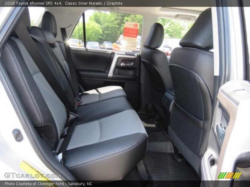 Classic Silver Metallic / Graphite 2018 Toyota 4Runner SR5 4x4
