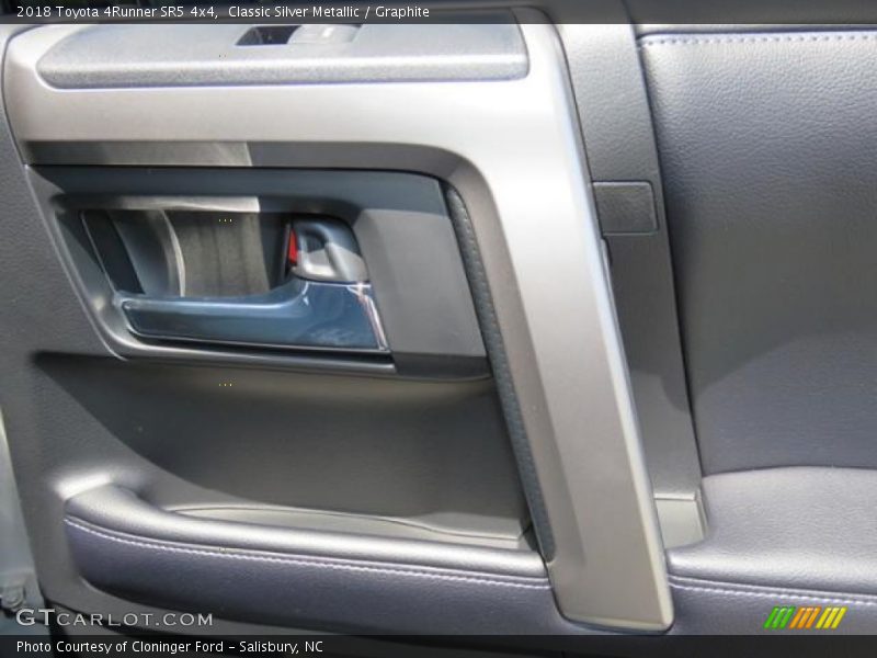 Classic Silver Metallic / Graphite 2018 Toyota 4Runner SR5 4x4