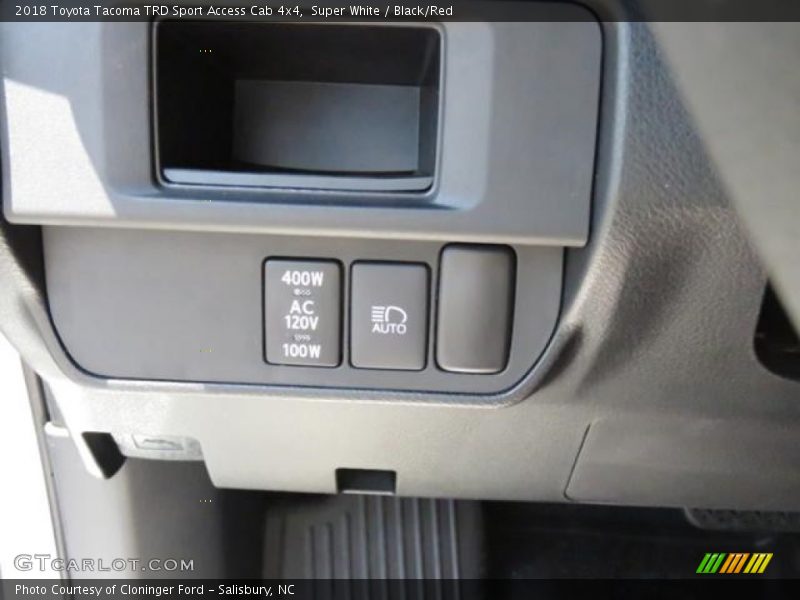 Super White / Black/Red 2018 Toyota Tacoma TRD Sport Access Cab 4x4