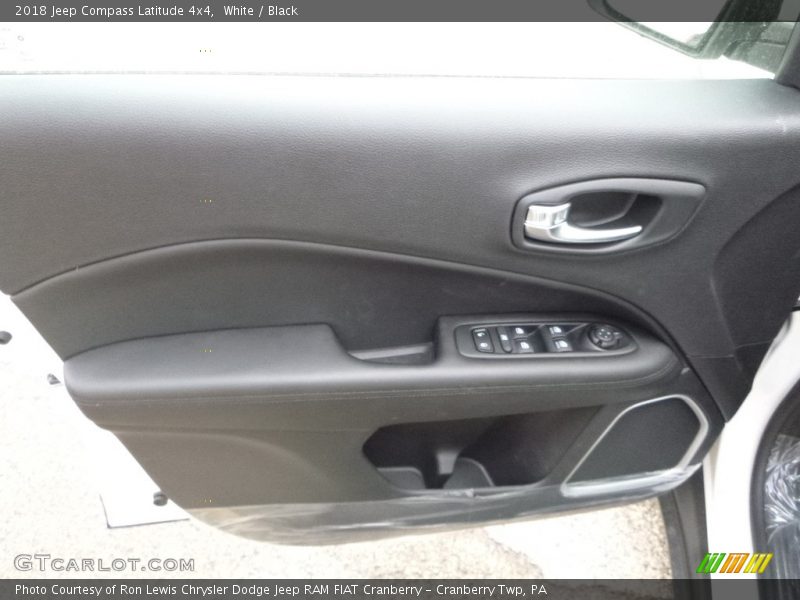 White / Black 2018 Jeep Compass Latitude 4x4