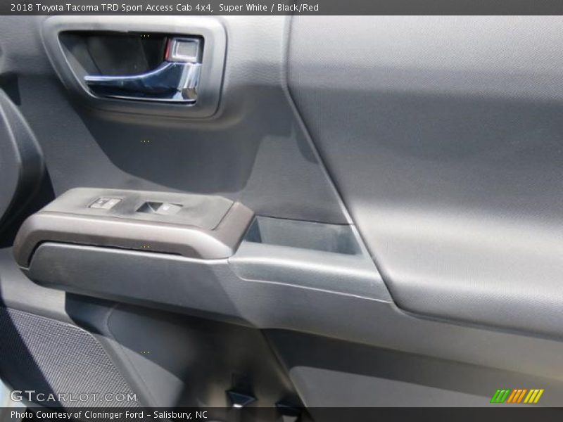 Super White / Black/Red 2018 Toyota Tacoma TRD Sport Access Cab 4x4