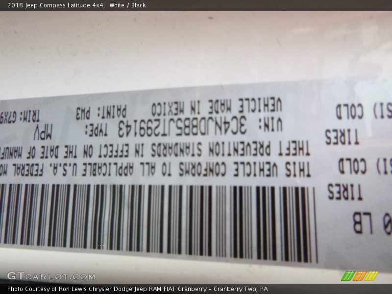 White / Black 2018 Jeep Compass Latitude 4x4