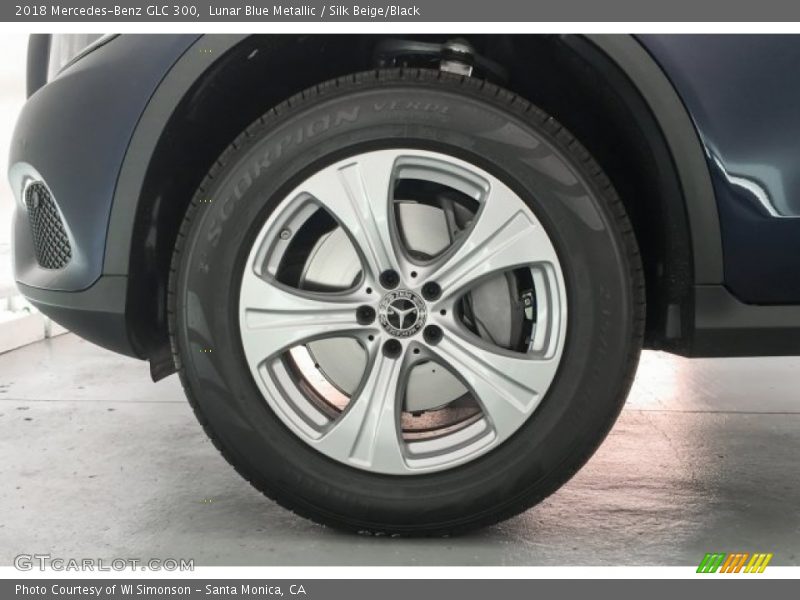 Lunar Blue Metallic / Silk Beige/Black 2018 Mercedes-Benz GLC 300