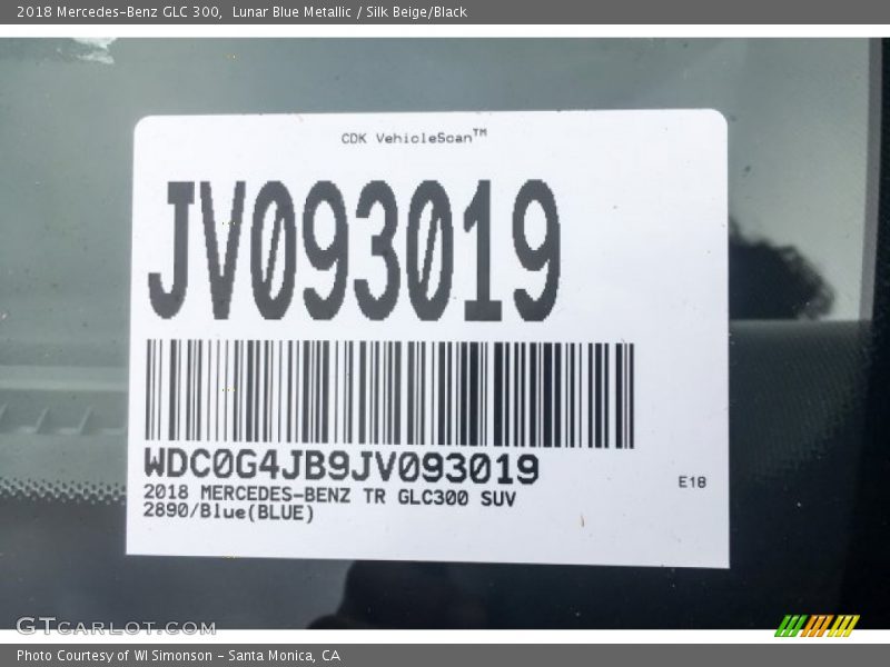 Lunar Blue Metallic / Silk Beige/Black 2018 Mercedes-Benz GLC 300