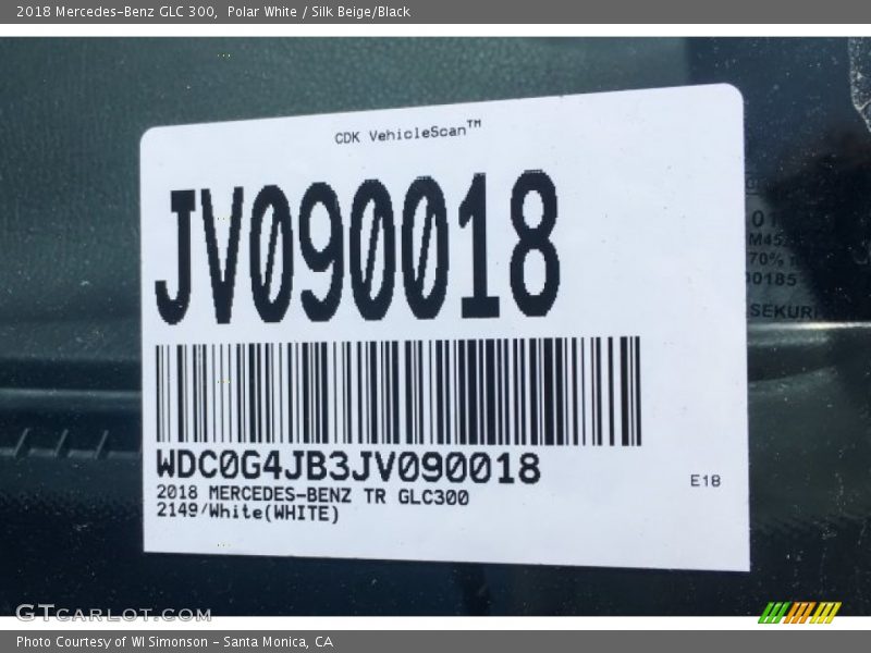 Polar White / Silk Beige/Black 2018 Mercedes-Benz GLC 300