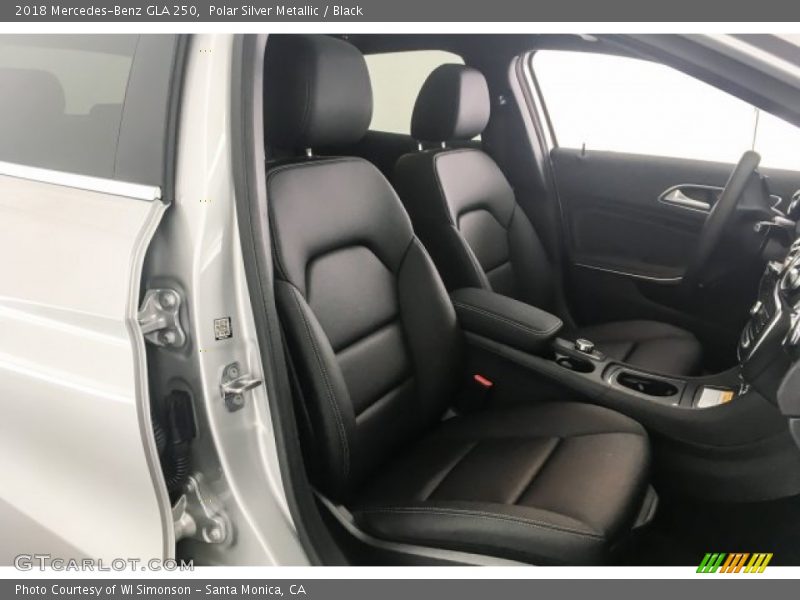 Polar Silver Metallic / Black 2018 Mercedes-Benz GLA 250
