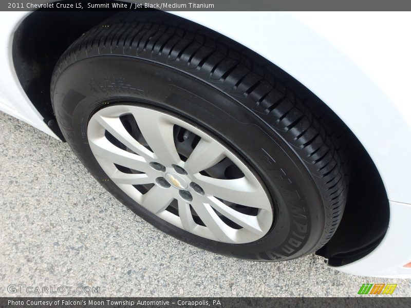 Summit White / Jet Black/Medium Titanium 2011 Chevrolet Cruze LS