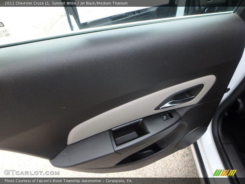 Summit White / Jet Black/Medium Titanium 2011 Chevrolet Cruze LS