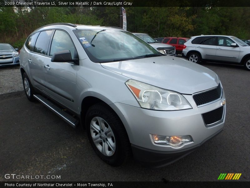 Silver Ice Metallic / Dark Gray/Light Gray 2009 Chevrolet Traverse LS