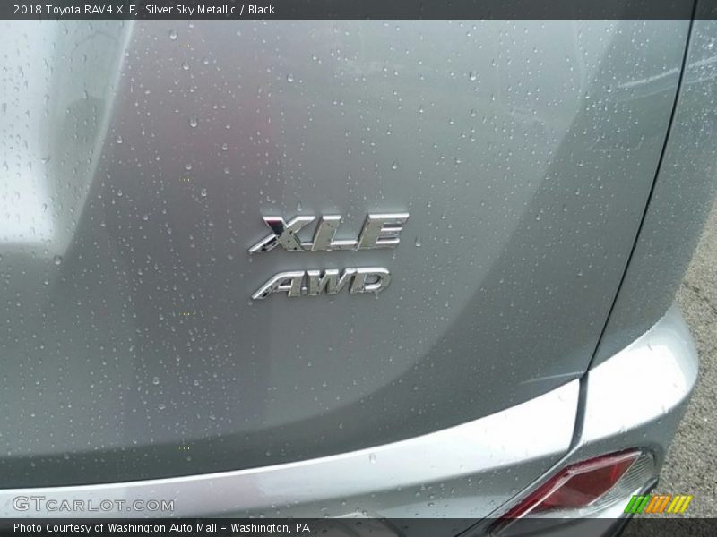 Silver Sky Metallic / Black 2018 Toyota RAV4 XLE