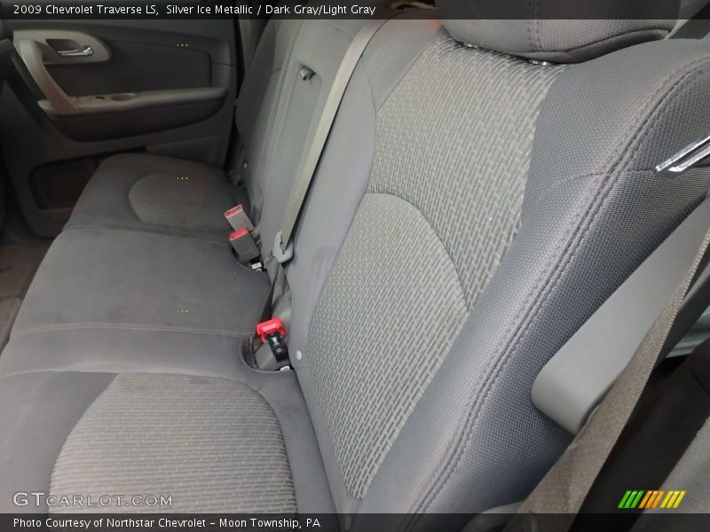 Silver Ice Metallic / Dark Gray/Light Gray 2009 Chevrolet Traverse LS