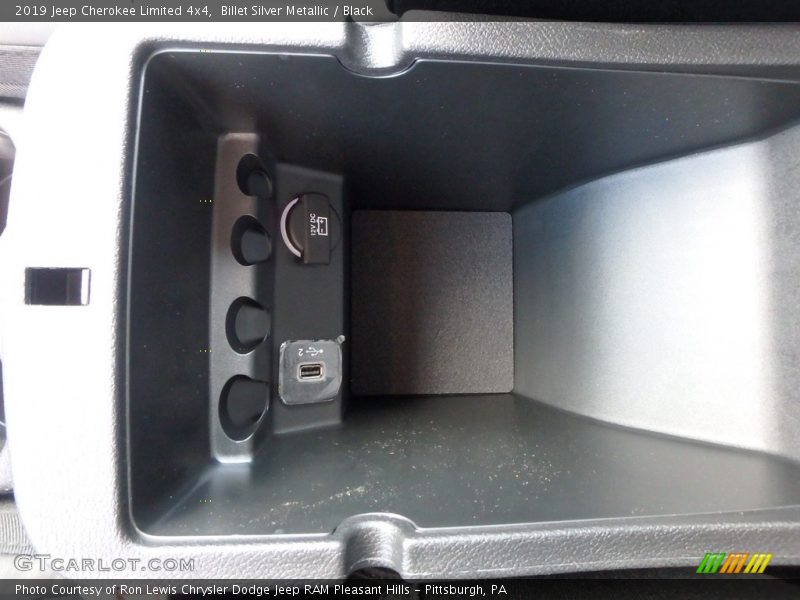 Billet Silver Metallic / Black 2019 Jeep Cherokee Limited 4x4