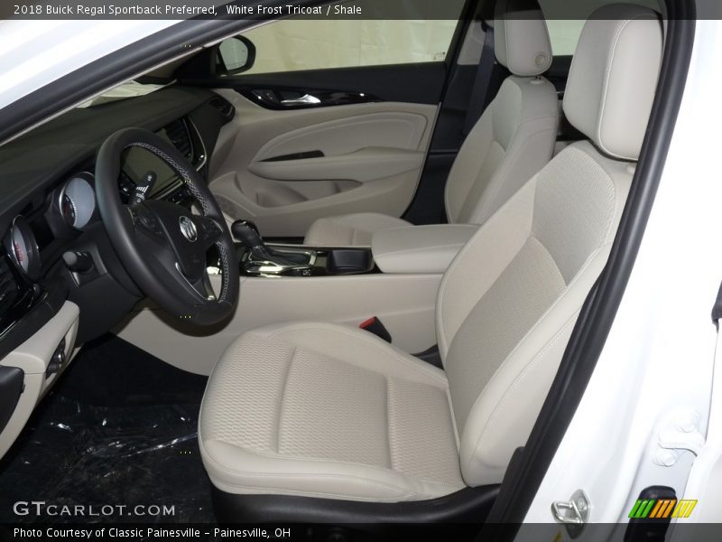 White Frost Tricoat / Shale 2018 Buick Regal Sportback Preferred