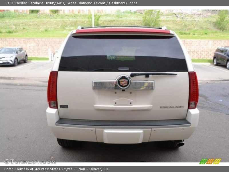 White Diamond Tricoat / Cashmere/Cocoa 2013 Cadillac Escalade Luxury AWD
