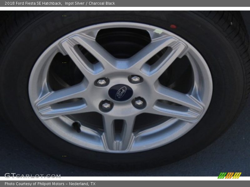 Ingot Silver / Charcoal Black 2018 Ford Fiesta SE Hatchback