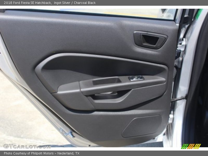 Ingot Silver / Charcoal Black 2018 Ford Fiesta SE Hatchback