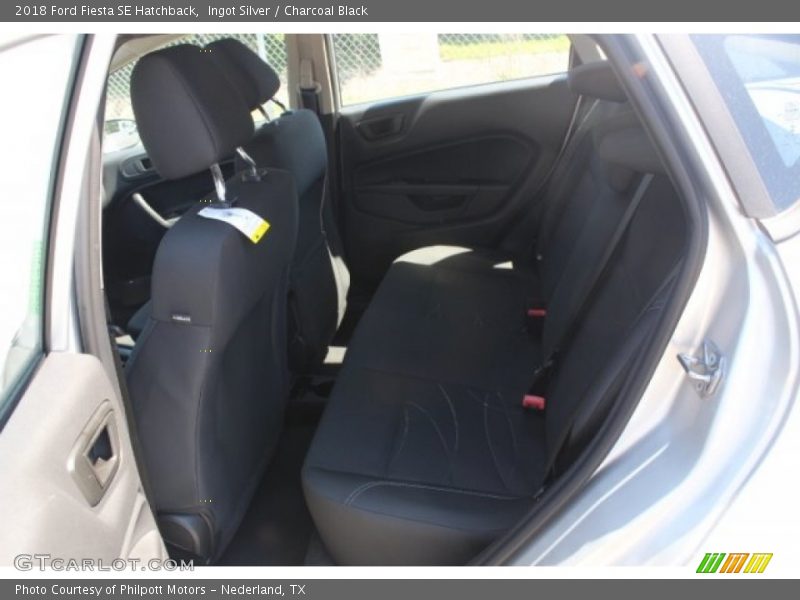 Ingot Silver / Charcoal Black 2018 Ford Fiesta SE Hatchback