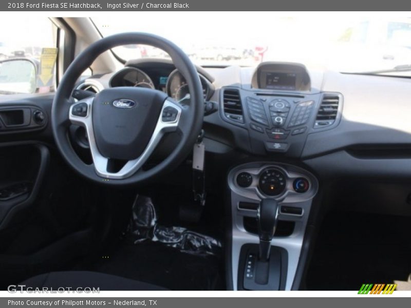 Ingot Silver / Charcoal Black 2018 Ford Fiesta SE Hatchback