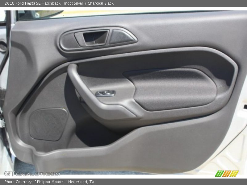 Ingot Silver / Charcoal Black 2018 Ford Fiesta SE Hatchback
