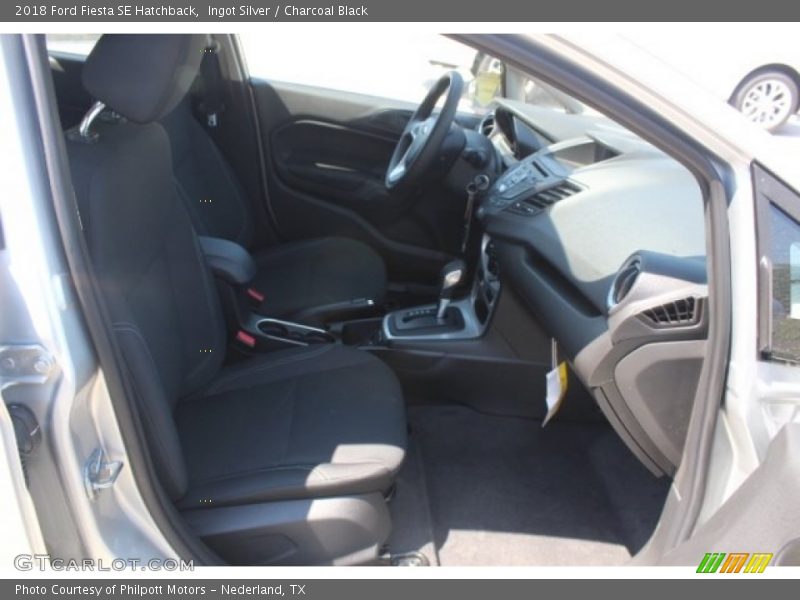 Ingot Silver / Charcoal Black 2018 Ford Fiesta SE Hatchback