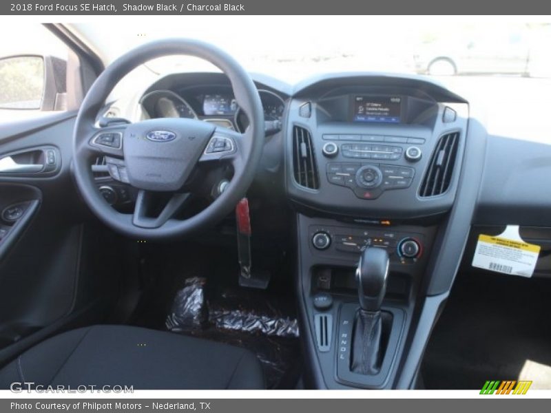 Shadow Black / Charcoal Black 2018 Ford Focus SE Hatch