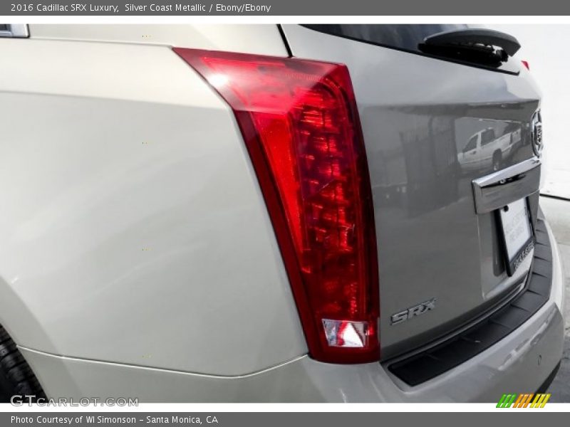 Silver Coast Metallic / Ebony/Ebony 2016 Cadillac SRX Luxury