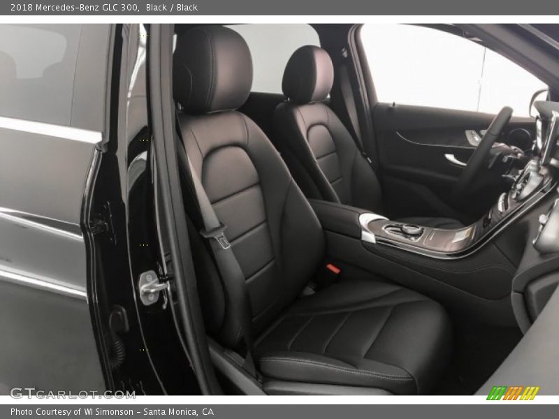 Black / Black 2018 Mercedes-Benz GLC 300