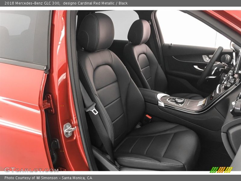 designo Cardinal Red Metallic / Black 2018 Mercedes-Benz GLC 300