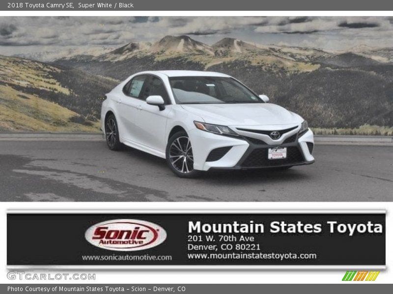 Super White / Black 2018 Toyota Camry SE