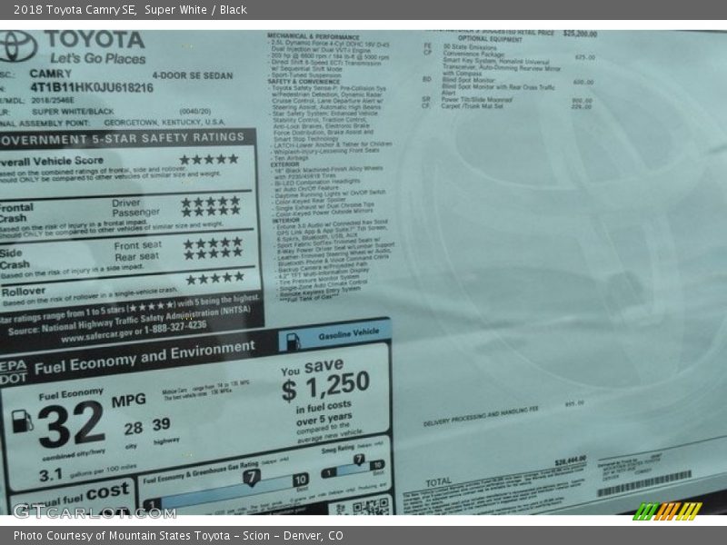 Super White / Black 2018 Toyota Camry SE