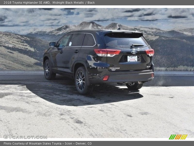 Midnight Black Metallic / Black 2018 Toyota Highlander SE AWD