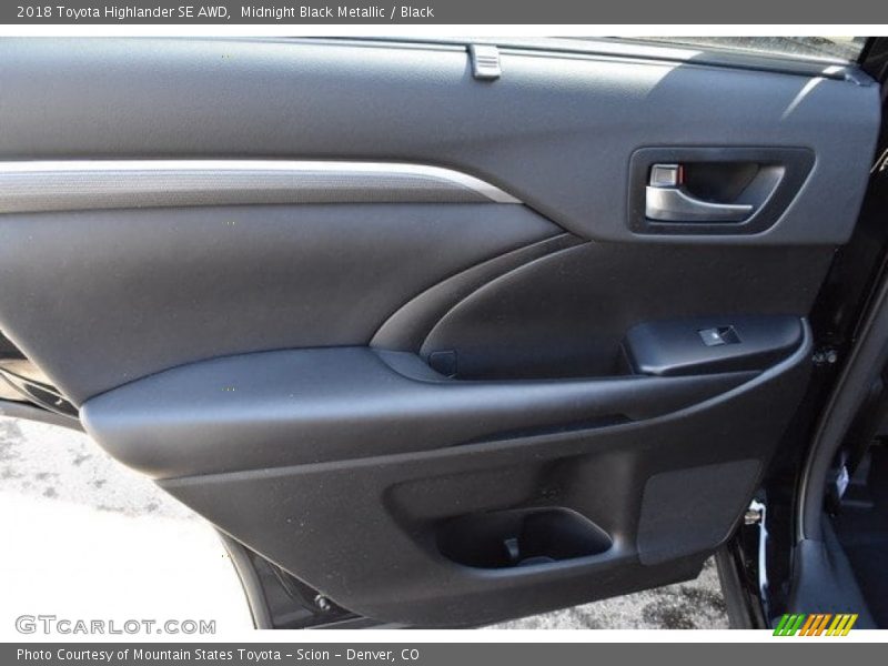 Midnight Black Metallic / Black 2018 Toyota Highlander SE AWD