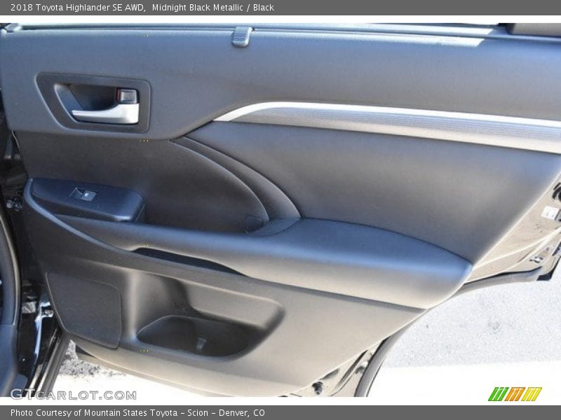 Midnight Black Metallic / Black 2018 Toyota Highlander SE AWD