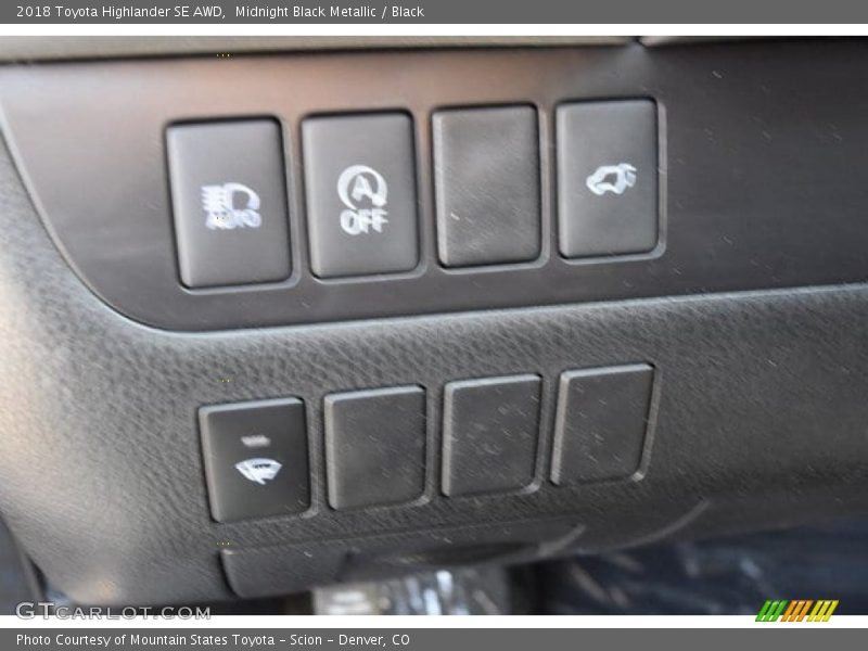 Midnight Black Metallic / Black 2018 Toyota Highlander SE AWD