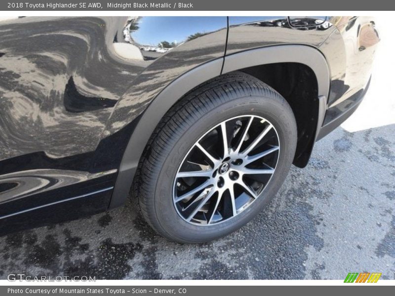 Midnight Black Metallic / Black 2018 Toyota Highlander SE AWD